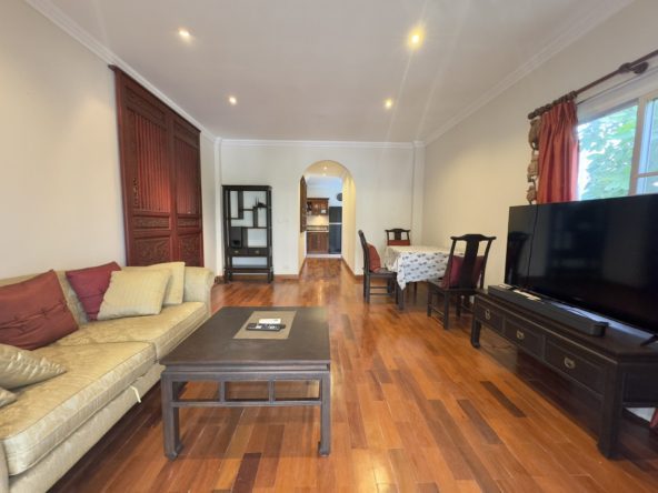 Fully furnished 2-bedroom condo for sale in Baan Suan Lalana Jomtien with garden view