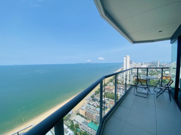 Luxury penthouse for sale in Jomtien with panoramic sea view from the 38th floor at Aeras beachfront condominium