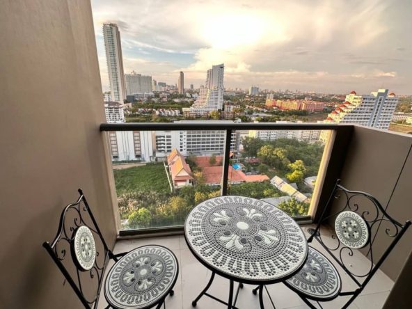 Affordable 1-bedroom condo for sale in Aeras Jomtien with sea view, fully furnished, foreign ownership