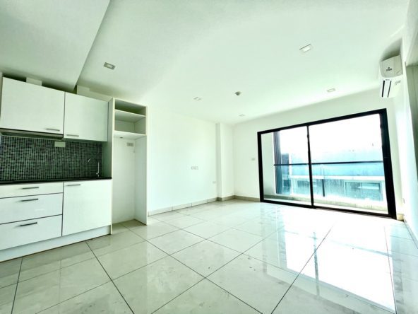 2-bedroom condo for sale in Siam Oriental Plaza, Pratumnak – city view, 8th floor, foreign ownership, unfurnished