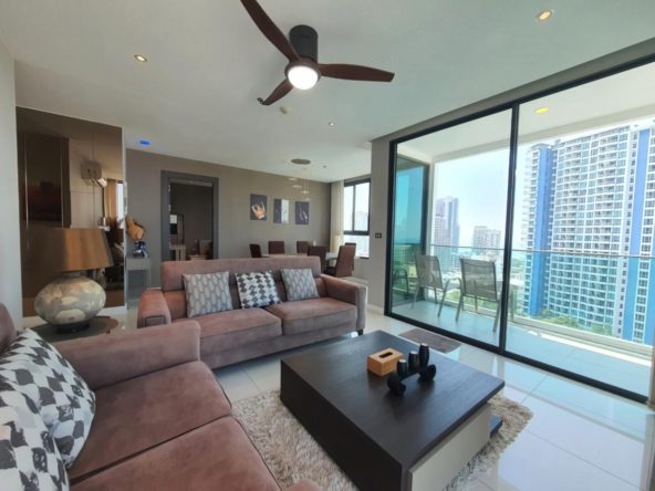 2-bedroom condo for sale in The Point Pratumnak, 9th floor, sea view, foreign ownership, fully furnished
