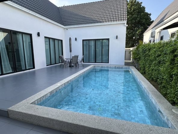 3-bedroom pool villa for rent in Soi Siam Country Club, pet friendly, fully furnished with private pool and parking