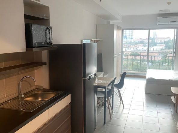 Studio condo for sale in Supalai Mare Pattaya, 20th floor, sea view, foreign name ownership