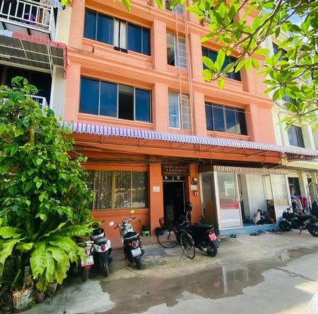 Apartment building for sale in Naklua Pattaya – 5-storey, 32 rooms, fully tenanted, under company name