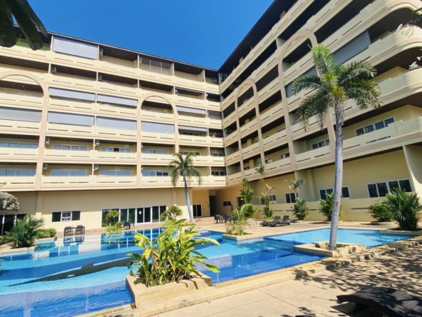 1-bedroom condo for rent in View Talay Residence 5 Pattaya, 5th floor, 99 sqm, city view, fully furnished