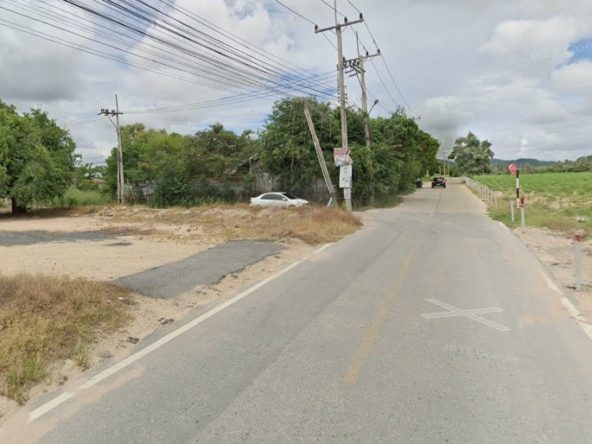 Land for sale in Nong Pla Lai Pattaya, quiet area near Route 36, ideal for pool villa or private home.