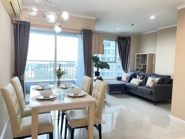 “Living room with sea view in 2-bedroom condo for sale Lumpini Park Beach Jomtien Pattaya”