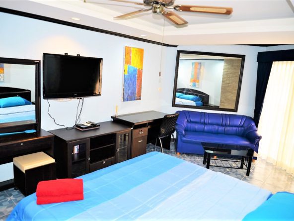 Jomtien Beach Condo living area and balcony