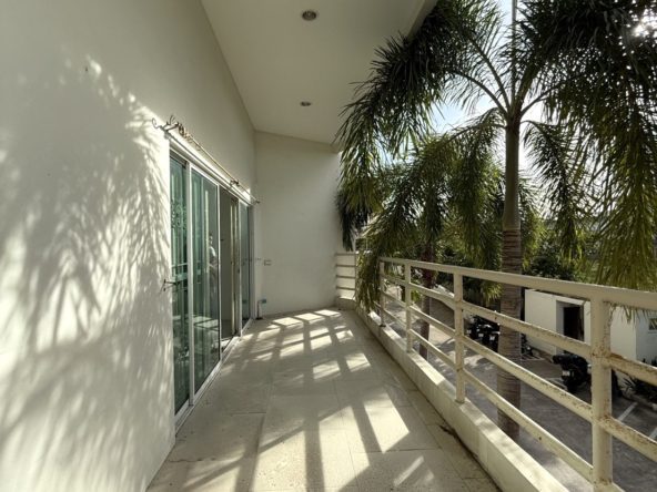 Ground floor studio for sale in View Talay 8 Pattaya