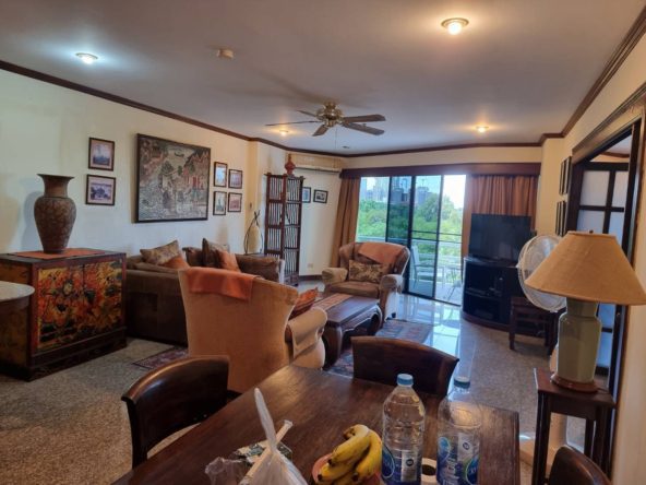 Spacious 1-bedroom condo for sale at View Talay 2B, Pattaya