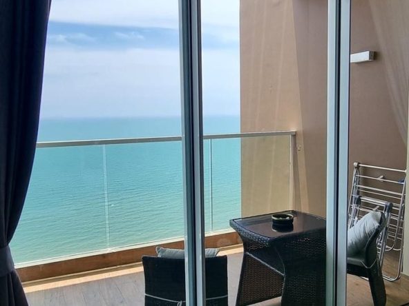 1-bedroom condo for sale in Cetus Jomtien with 55th-floor sea view and balcony