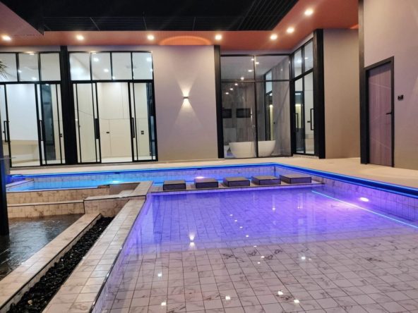 "4-bedroom pool villa for sale in Sattahip – tropical garden and private pool"