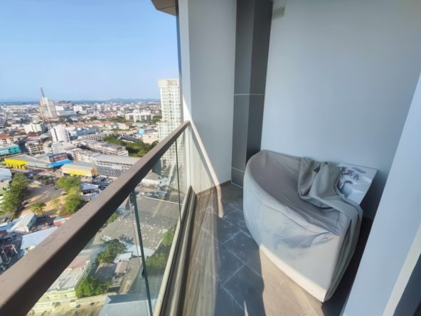2-bedroom condo for sale in Arcadia Millennium Tower with 28th-floor sea view and modern furnishings