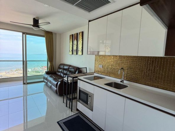 1-bedroom condo for sale in The Riviera Jomtien with 33rd-floor sea view (Building D)