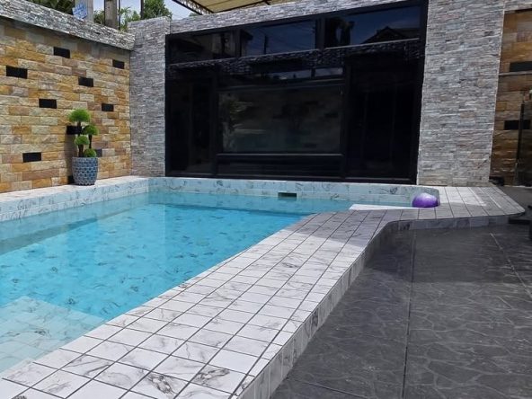 Private house Central Pattaya 2 storey home with large living area