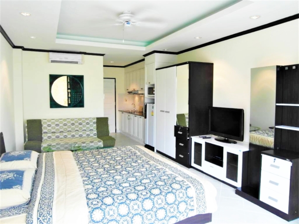 Cozy and well-appointed studio apartment in View Talay with modern amenities and a balcony view.