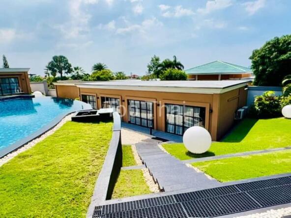 Majestic front view of the luxury villa for sale in East Pattaya