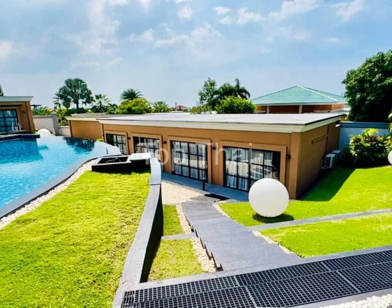 Majestic front view of the luxury villa for sale in East Pattaya
