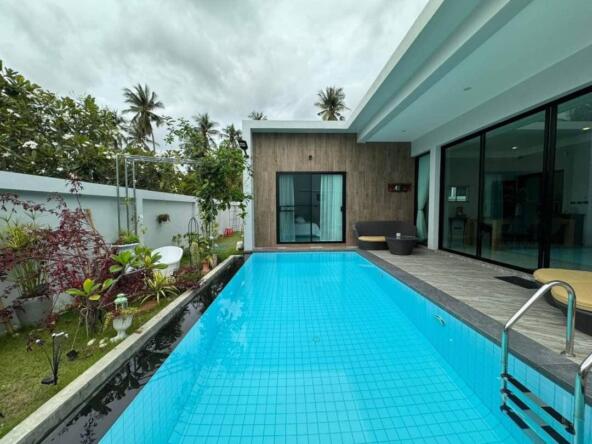 Front view of a 3-bedroom pool villa in Nong Pla Lai, East Pattaya