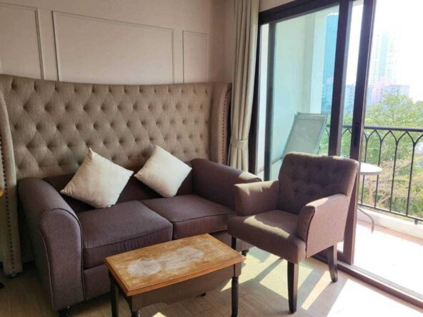 Cozy living room in 1BR Apartment Pattaya Rental at Venetian Resort.
