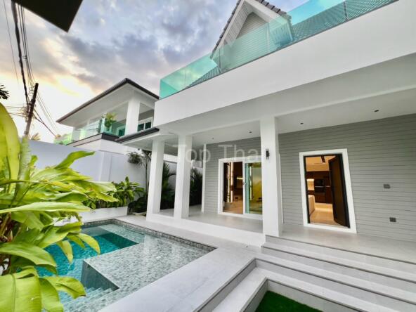 Elegant 5-Bedroom High-Tech Luxury Home with Modern Design and Advanced Smart Features.