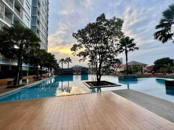 Modern 1BR condo with pool view at The Trust South Pattaya.