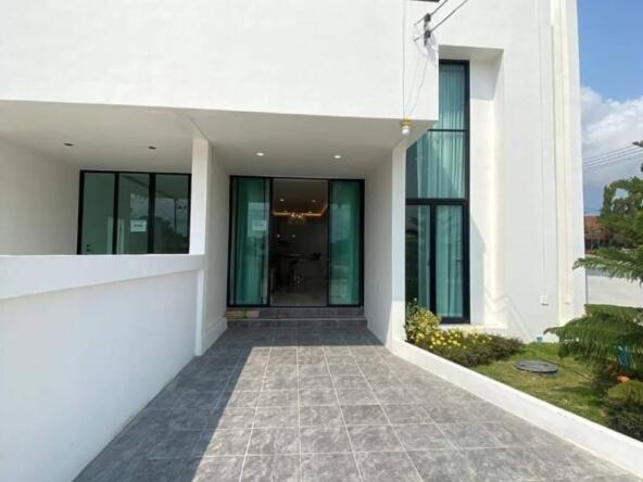 Affordable 2-bedroom townhome in Siam Country, Pattaya