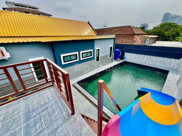 Luxurious pool villa in Soi Watboon Kanchana, Pattaya