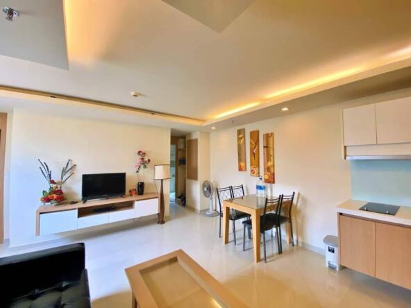 Modern 1-bedroom apartment in City Garden Pattaya with elegant furnishings.