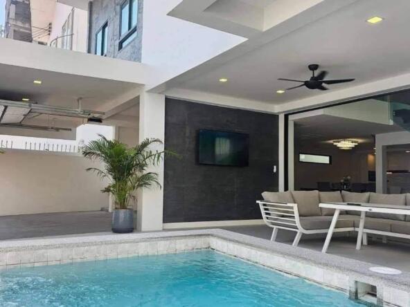 Luxurious modern pool villa with a jacuzzi near Jomtien Beach, Pattaya.