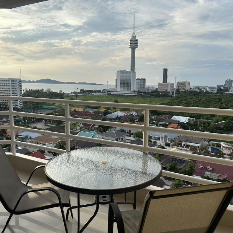 Fully furnished studio condo on the 13th floor in View Talay 5D, Pattaya, available for sale.