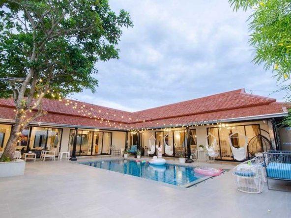 Luxurious pool villa for sale in Mapprachan, Pattaya with 3 bedrooms and private pool.