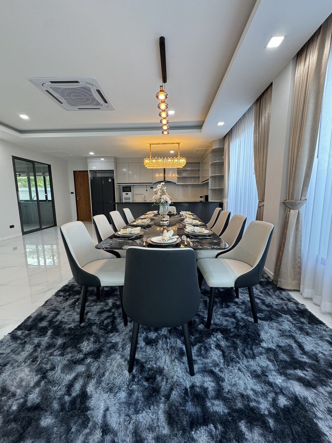 Spacious and stylish living room in a luxury villa in Nong Pla Lai, Pattaya