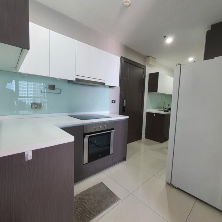 2-bedroom condo for sale in The Point Pratumnak, 9th floor, sea view, foreign ownership, fully furnished