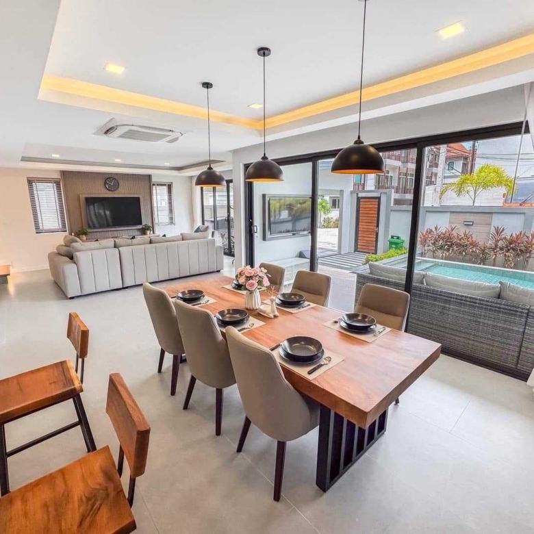 4-bedroom pool villa for sale in Zensiri Midtown Villas, fully furnished, company name, South Pattaya location