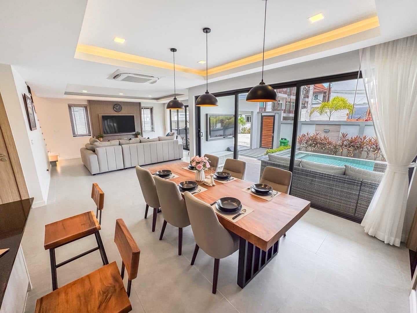4-bedroom pool villa for sale in Zensiri Midtown Villas, fully furnished, company name, South Pattaya location