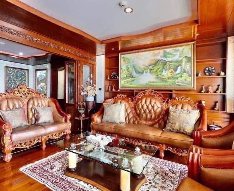 Sea view condo for sale in Royal Cliff Pattaya, 20th floor, Thai name, 189 SQM with large balcony