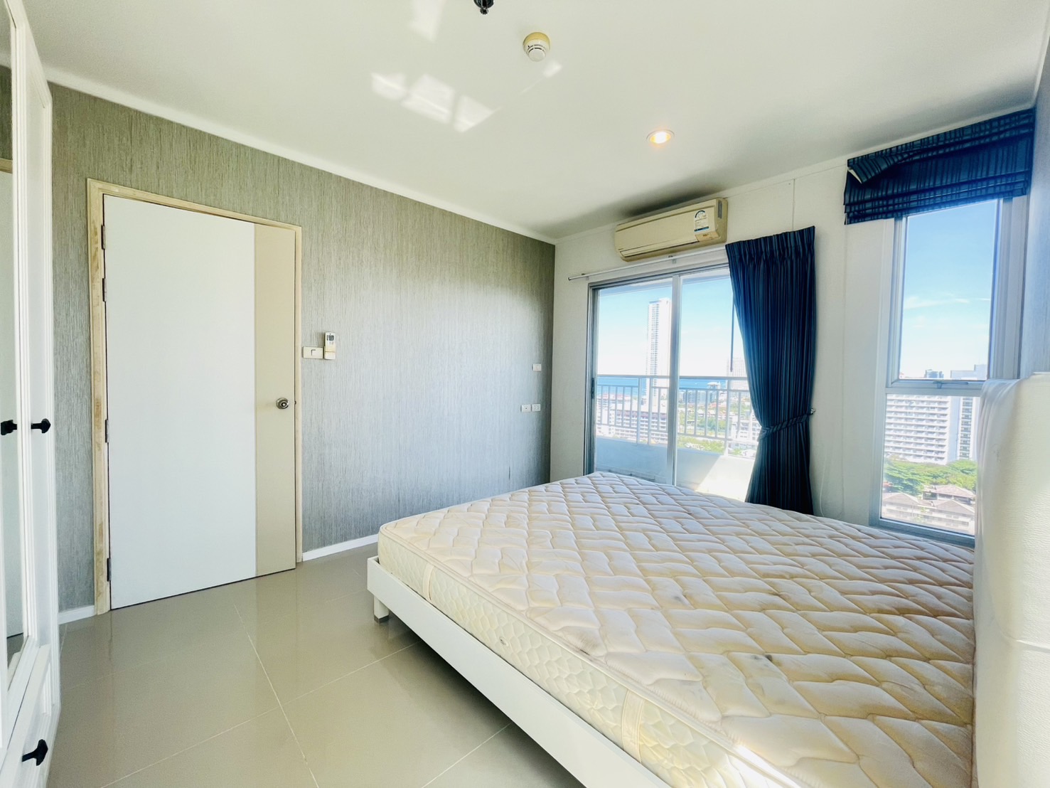 1-bedroom condo for sale in Lumpini Park Beach Jomtien with sea view, fully furnished, foreign name, 17th floor