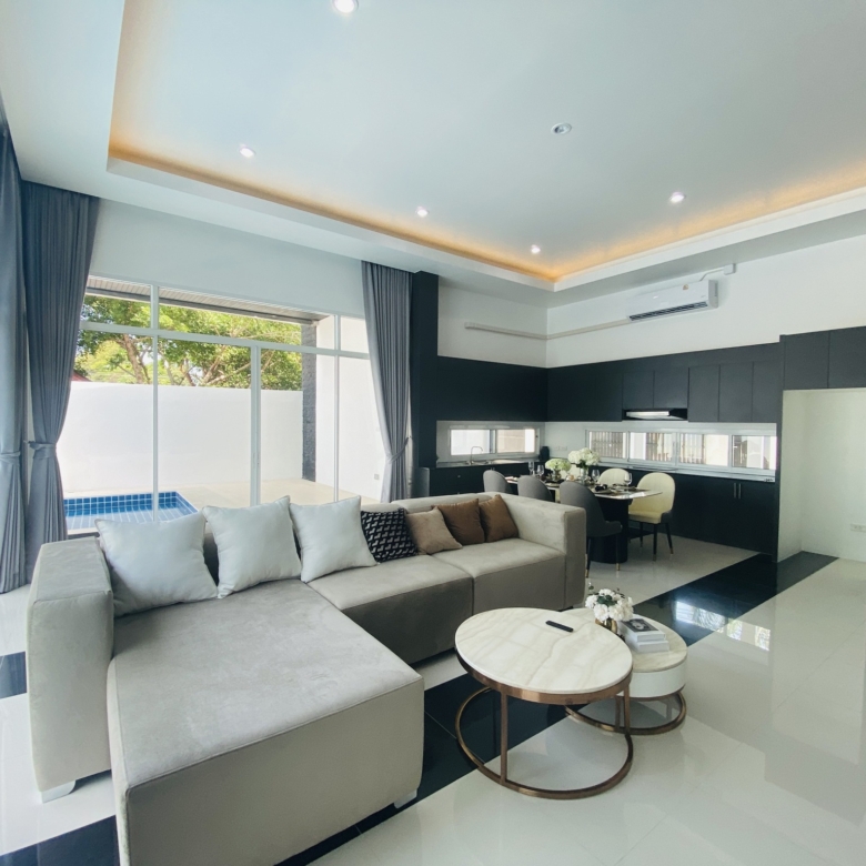 Pool villa for sale in Baan Piam Mongkon 3 Pattaya, 4 bedrooms, large pool, Thai name, fully furnished