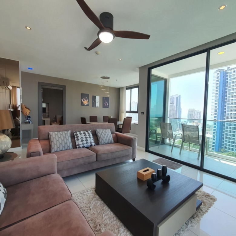 2-bedroom condo for sale in The Point Pratumnak, 9th floor, sea view, foreign ownership, fully furnished