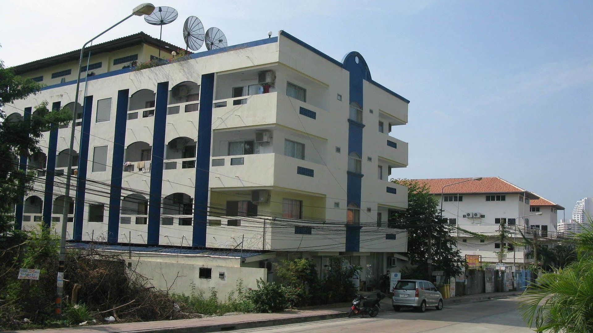 5-storey hotel for sale in Khao Phra Tamnak, 35 guest rooms, large land area, commercial investment opportunity in Pattaya