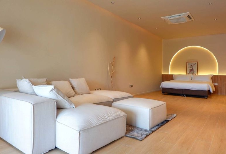 Luxury Moroccan-style pool villa for sale in Pattaya, 4-bedroom house with private pool, large land, exotic design