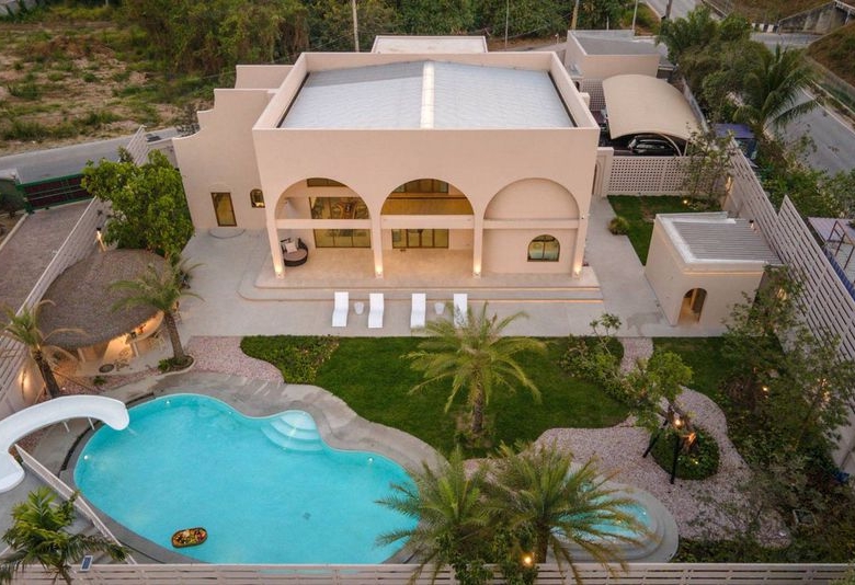 Luxury Moroccan-style pool villa for sale in Pattaya, 4-bedroom house with private pool, large land, exotic design