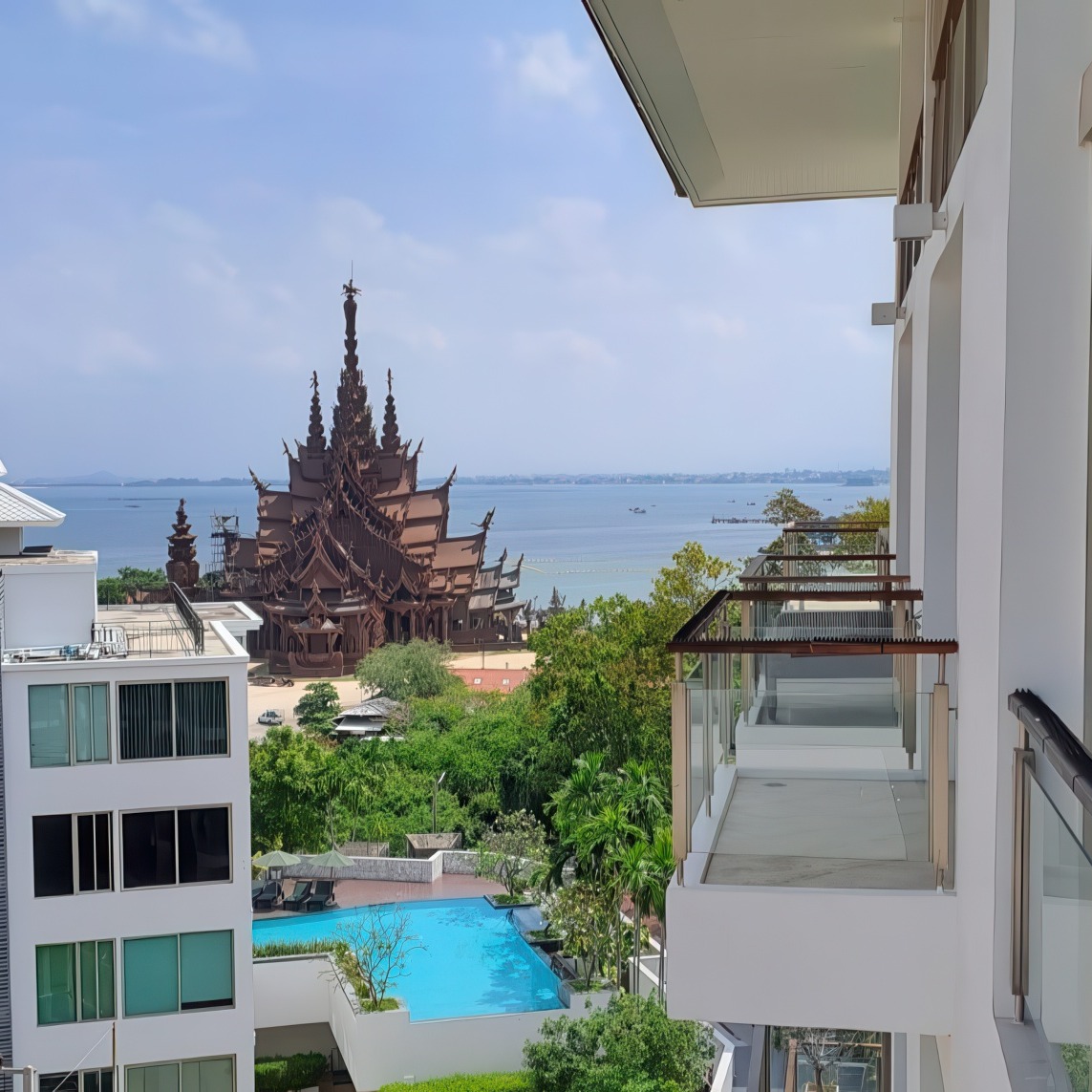 4-bedroom sea view condo for sale in The Sanctuary Wongamat, 7th floor, foreign ownership, fully furnished