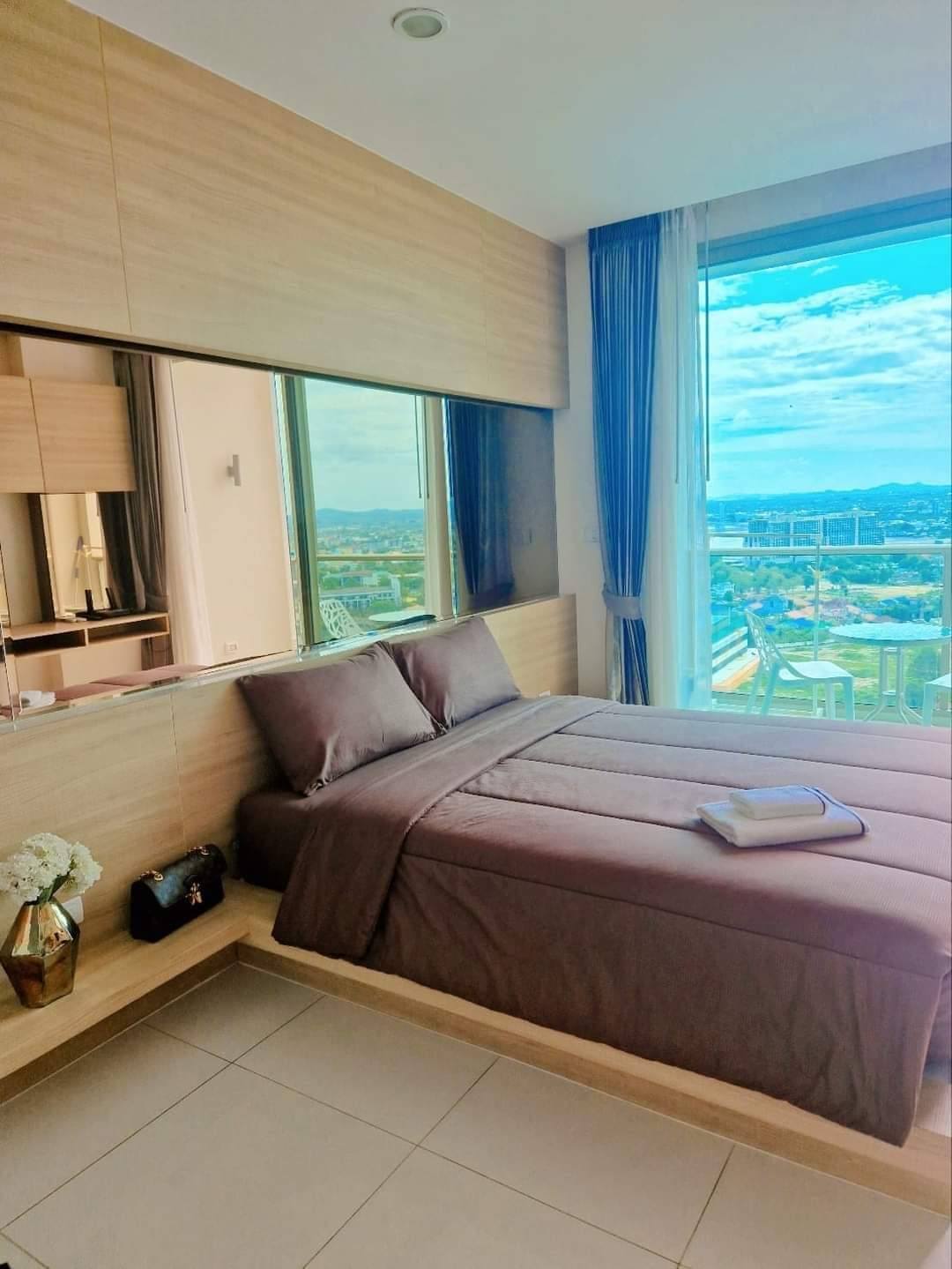 Studio condo for rent in Riviera Wongamat, sea view, 25th floor, pet friendly, furnished, Pattaya rental