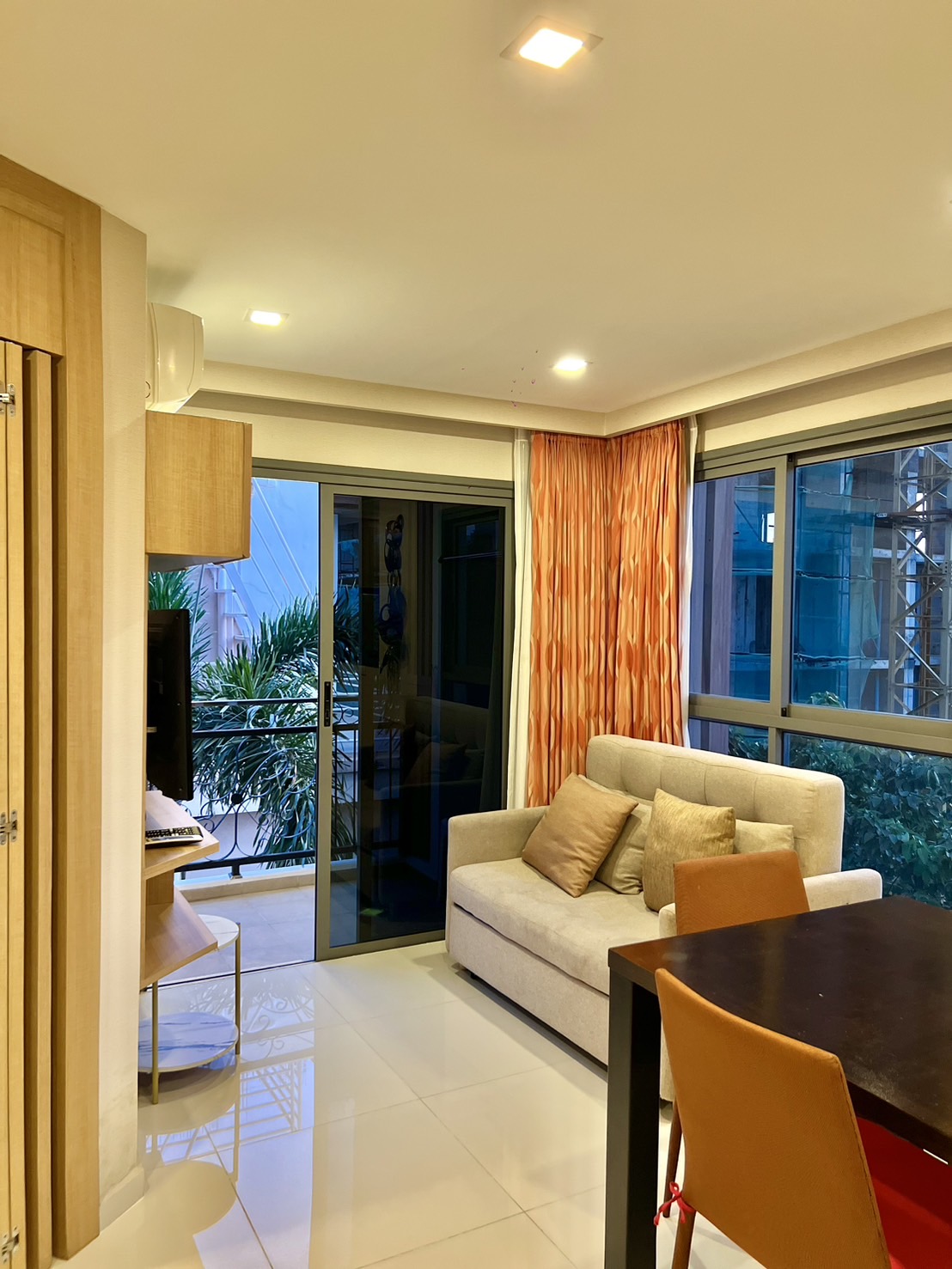 1-bedroom condo for sale in City Garden Pratumnak, 3rd floor, fully furnished, Thai company name, Pattaya