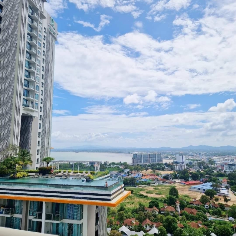 Studio condo for rent in Riviera Wongamat, sea view, 25th floor, pet friendly, furnished, Pattaya rental