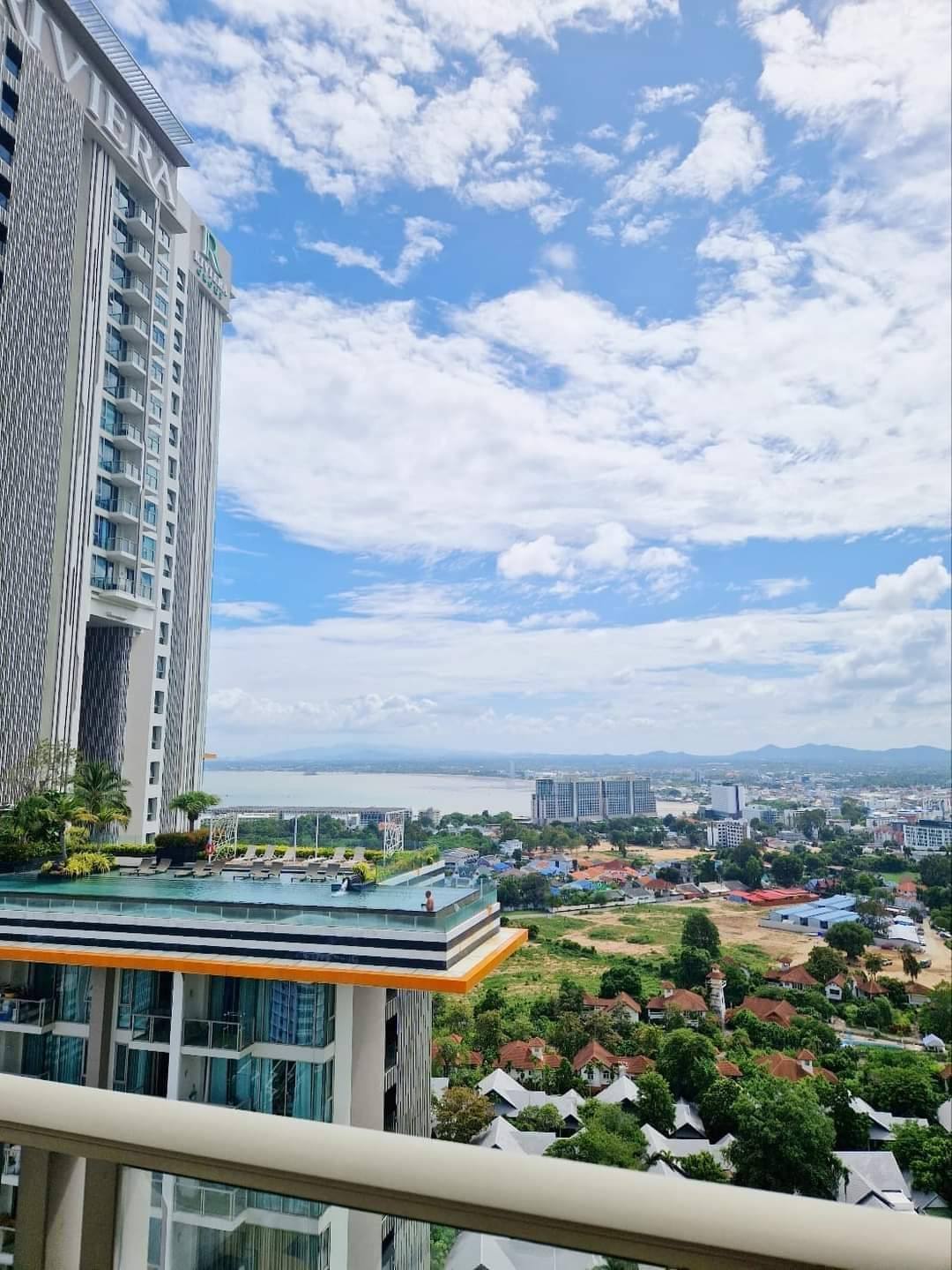 Studio condo for rent in Riviera Wongamat, sea view, 25th floor, pet friendly, furnished, Pattaya rental