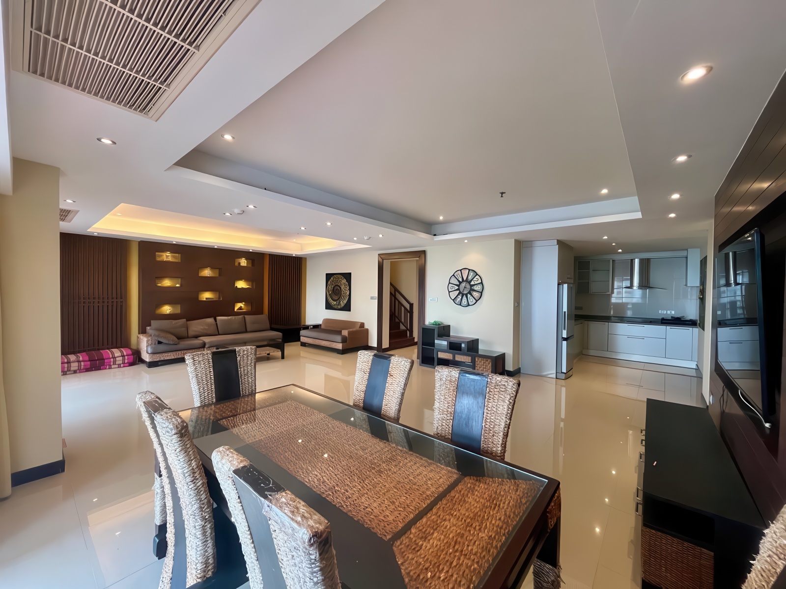 3-bedroom sea view condo for sale in Nova Mirage Pattaya, 7th floor, fully furnished, company name