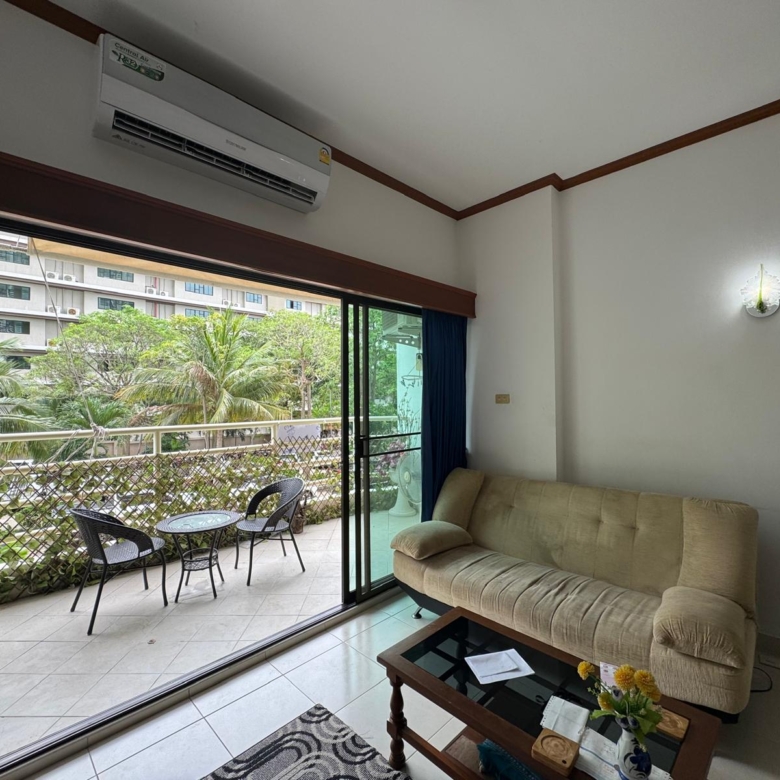 Studio condo for rent in View Talay 5C, garden view, 2nd floor, fully furnished unit in Jomtien, Pattaya